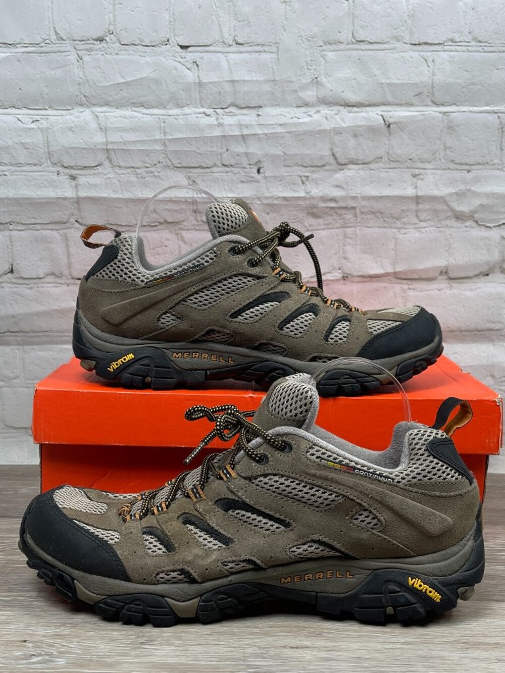 Merrell Men's Walnut Moab Ventilator Hiking Shoe Size 11